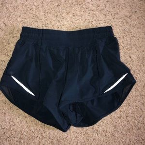 Lululemon hotty hot short 2.5”